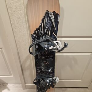 Women's Snowboard with Mountain Design